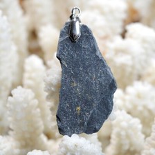 Ardoise bleue 33 carats - pendentif pierre naturelle - Nozay, France // CN31