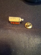 Badge Vintage Pins Pétrole