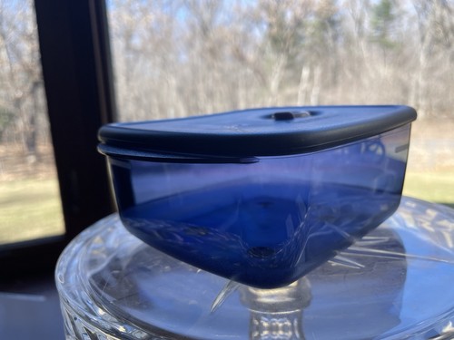 New tupperware vent and serve - new,
