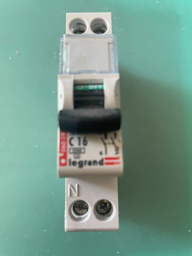 Legrand disjoncteur vis - vis, 16a
