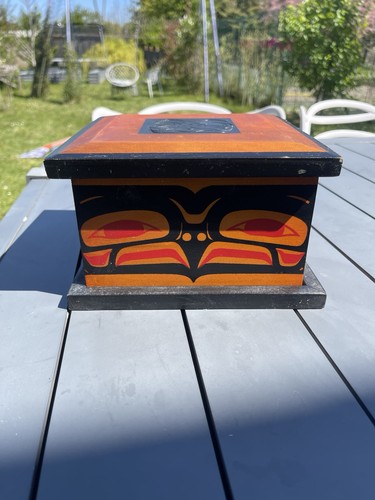 Boîte avec couvercle - , en