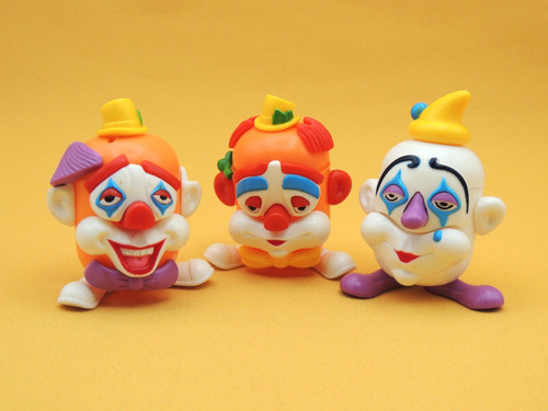 Kinder figurine capsule - à,