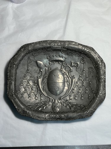 Plat étain 18eme blason - plat,