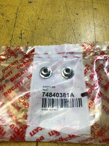 Ecrou ducati 74840381a - 2,