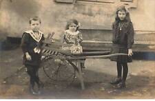 MIKI-AP1-007- TROIS ENFANTS