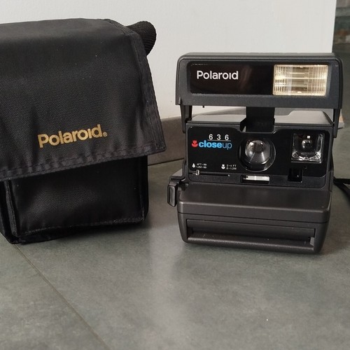 Polaroid 636 closeup avec - 636,