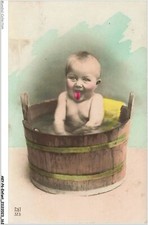 AKYP6-0558-CHILD - BABY IN HIS BATH