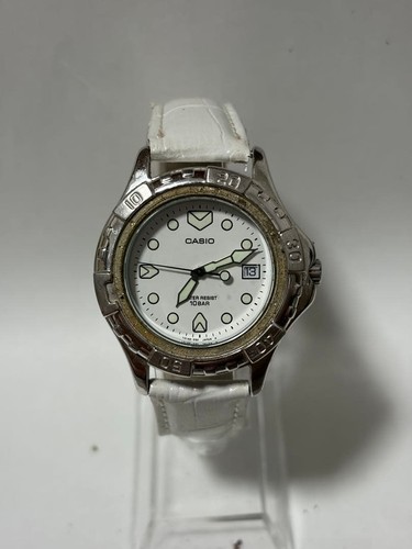 Montre blanche pour homme