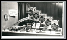 Photo, après-guerre, vitrine