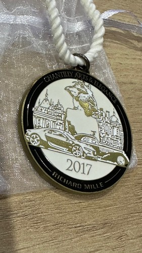 Médaille auto montre richard - auto,