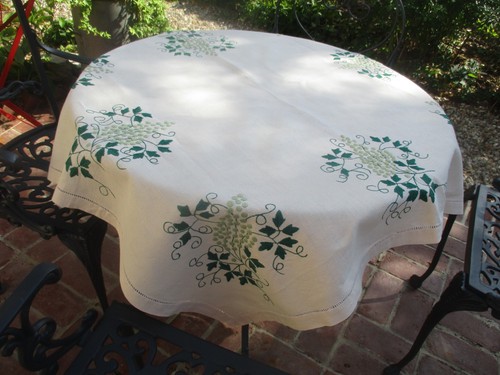 Nappe brodée main - , en