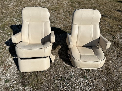 Winnebago captain chairs - winnebago,