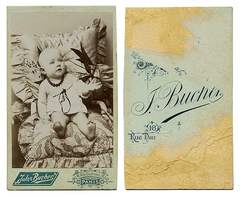 Cdv bébé assis dans fauteuil - bébé,