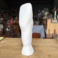 Dent Sculptée En Plâtre