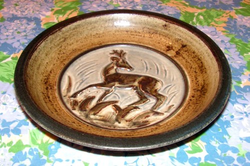 Joli plat décor - cerf, en
