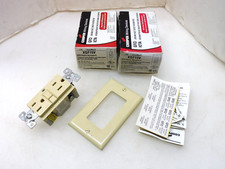 LOT OF 2 COOPER XGF15V GFCI DUPLEX RECEPTACLE DDFT PRISE DOUBLE 15A-125VAC 60Hz