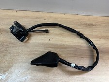 UN COMMODO COMMANDE GAUCHE