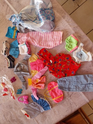 Lot vetements poupees - vetements,