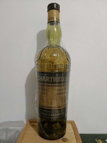 Chartreuse jaune yellow - yellow, voiron