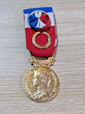 MEDAILLE EN "OR" MINISTERE DU