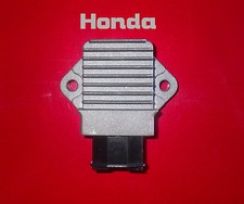 Regulateur Honda PC 800