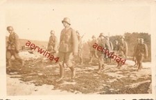 Soldats Allemands Portent Le MG 08 Sur La Plateforme Vers Le Champ D'Exercice