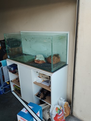Aquarium avec rangements