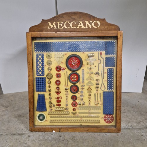 Meccano meuble présentoir - meuble,