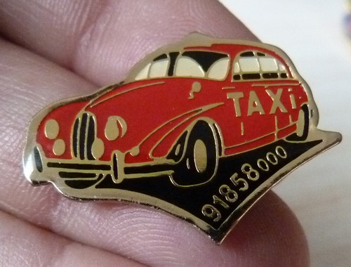 Rare pin voiture - rare, mk