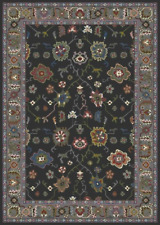 Tapis de maison à plusieurs couleurs avec des motifs