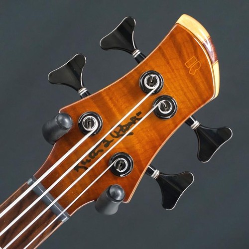 Roscoe used lg3004 bass guitar - lg3004,
