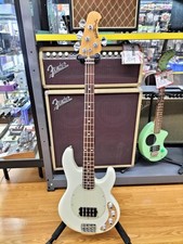 MUSIC MAN StingRay Special