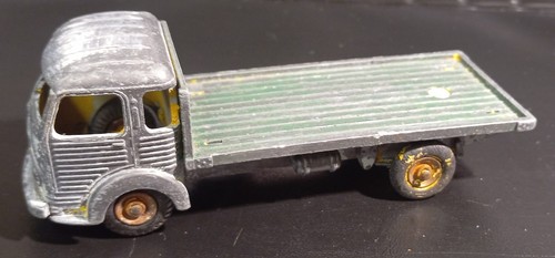Dinky toys camion simca - dinky,