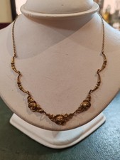 Collier ancien or 18 carats Motif 'roses'