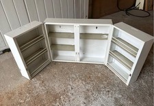 ARMOIRE Vintage à PHARMACIE