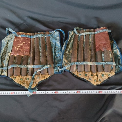 Ancien suneate jambe - jambe, shin