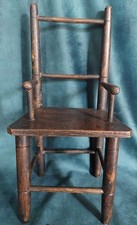 Chaise de poupée ancienne en