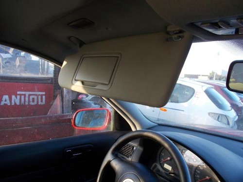 Attache ceinture arriere - , droit