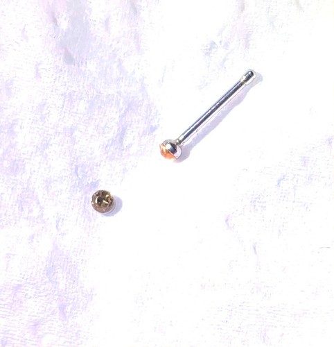 Piercing droit nez brillant - droit,