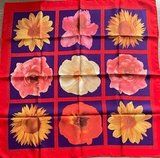 Foulard/Carré/Shawl★ESCADA?