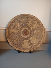 Rang mural ancien 1940-1960 en fibres naturelles et cuir – Tressage nubien du...