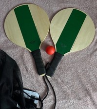 2 raquettes de beach tennis