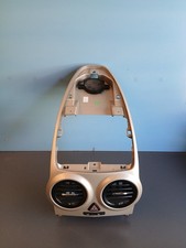Opel Corsa D / Cache console