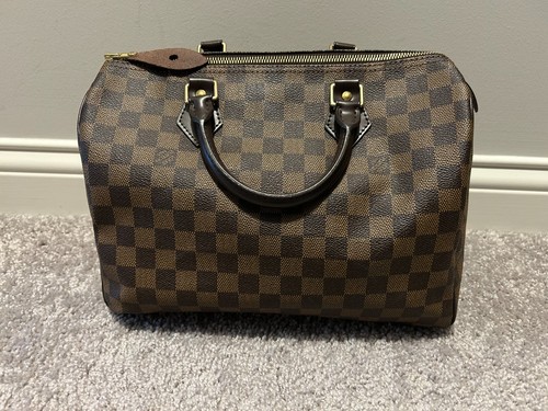 Authentic preloved 2009 louis - preloved,