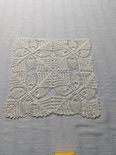 Napperon carré au crochet