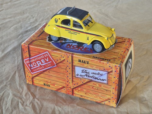 Voiture miniature citroën 2cv - miniature,