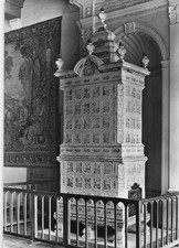 41 CHAMBORD LE CHATEAU POELE EN FAIENCE