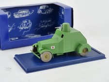 En voiture Tintin 1/43 L'automitrailleuse blindée du lotus bleu