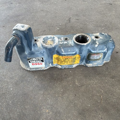 Kubota d950 valve cover - kubota,