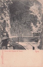 30-170) GREETING POSTCARD WATERFALL MAN ANIMATED RIVA TRENTO